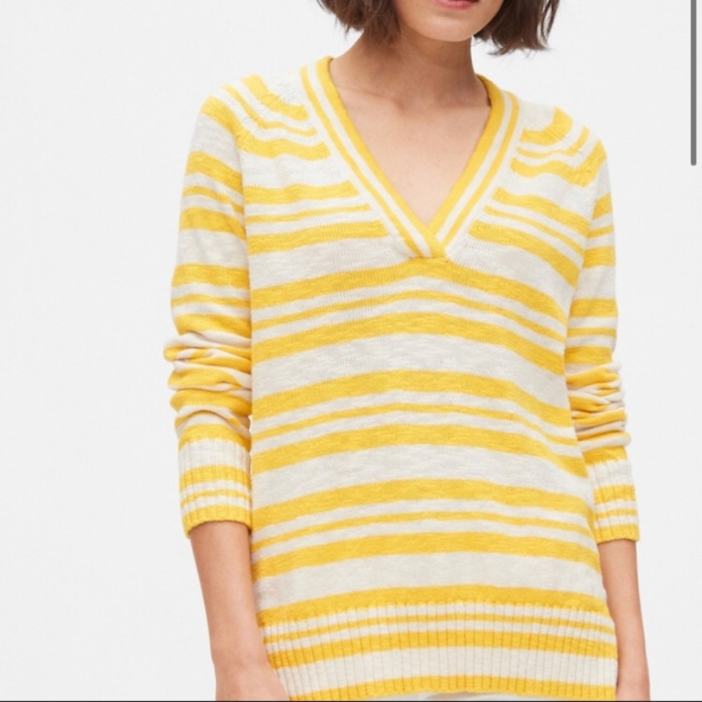 NWT GAP Women's‎ V-Neck Sweater Tunic